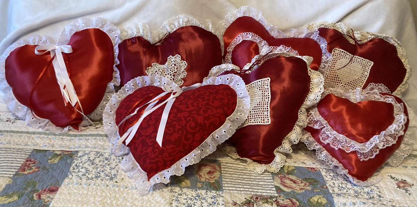RED HEART pillows to gift for Mothers' Day