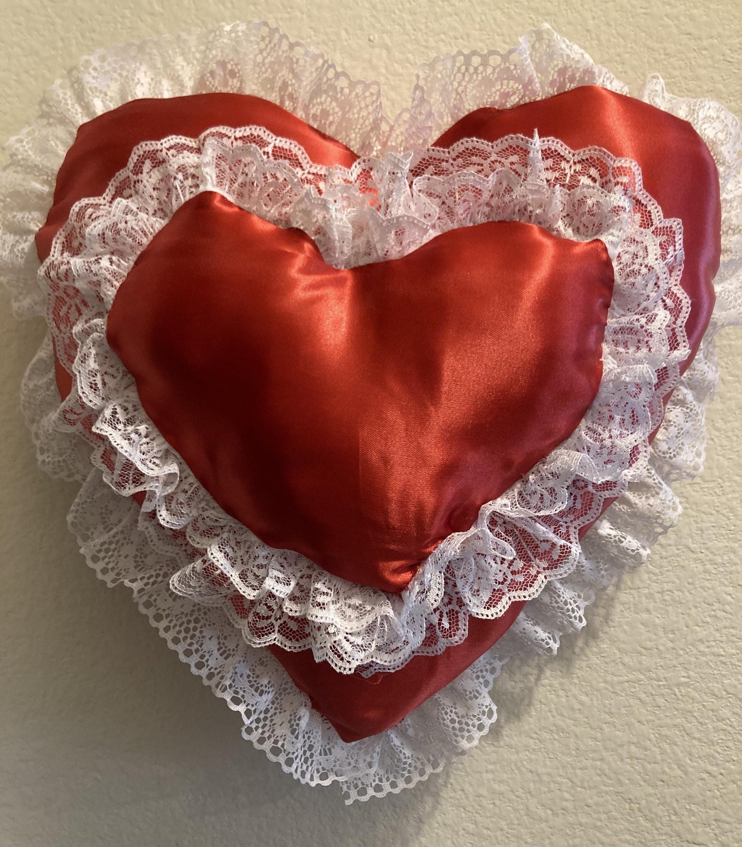 RED HEART pillows to gift for Mothers' Day