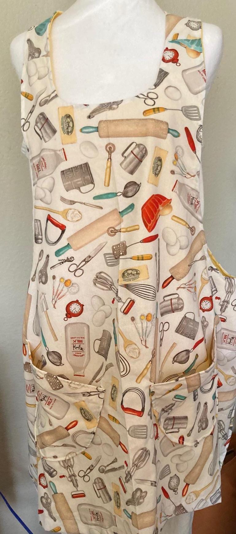 KISS THE COOK Reversible Cross Back Apron